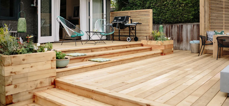 Cedar Decking in Burbank, CA